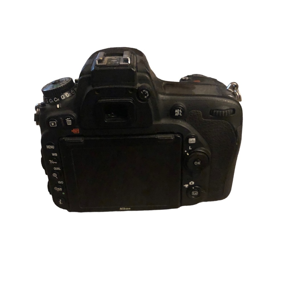 Nikon D750 DSLR Digital Camera + 2 lens, battery, charger, cleaning kit, and box - Picture 3 of 15